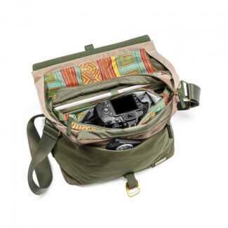 National Geographic Rain Forest camera messenger M for DSLR