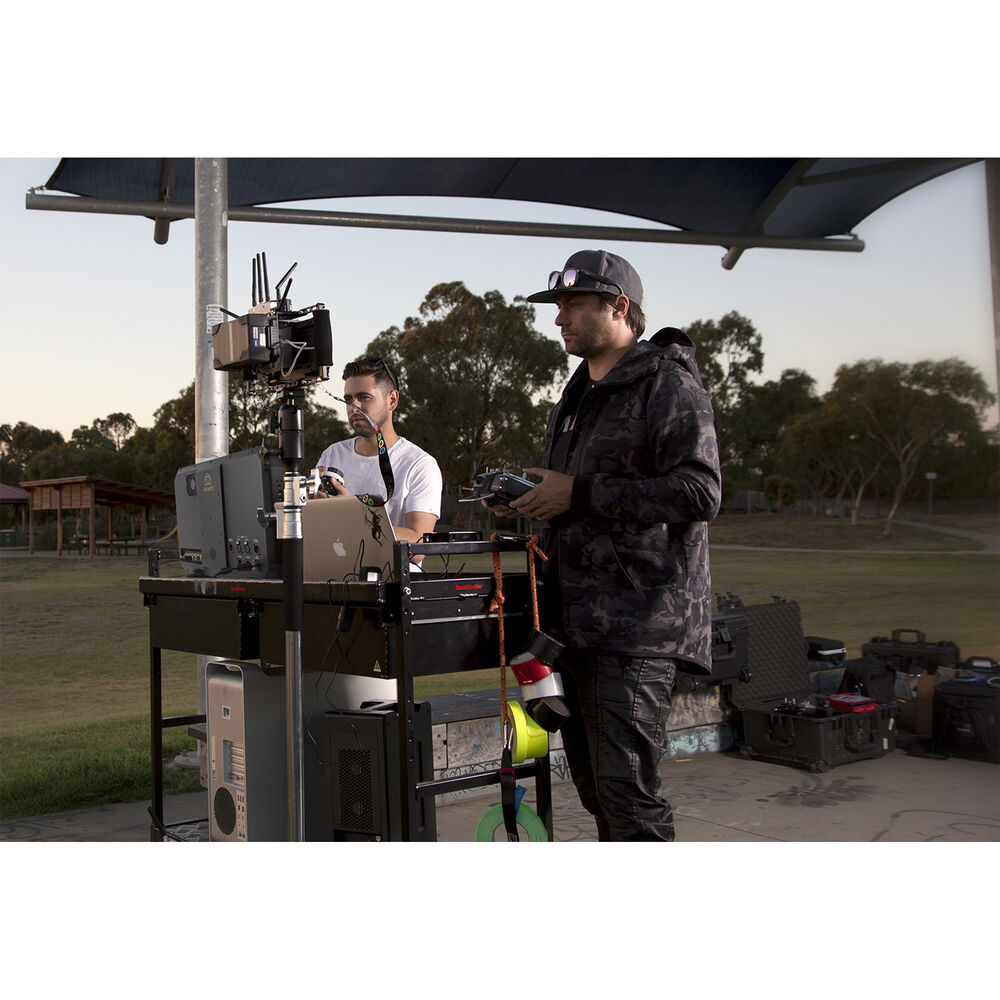 Atomos Sumo 19" SE HDR Monitor, Recorder, and Switcher Atomos Sumo 19" SE HDR Monitor, Recorder, and Switcher