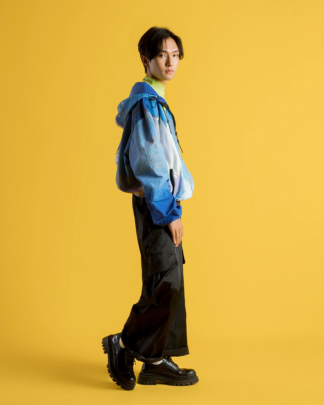 Indus Papers Studio Background – #014 Daffodil