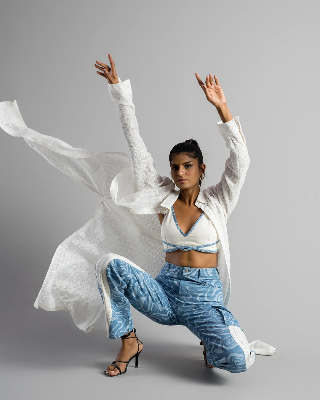 Indus Papers Studio Background – #021 Silver