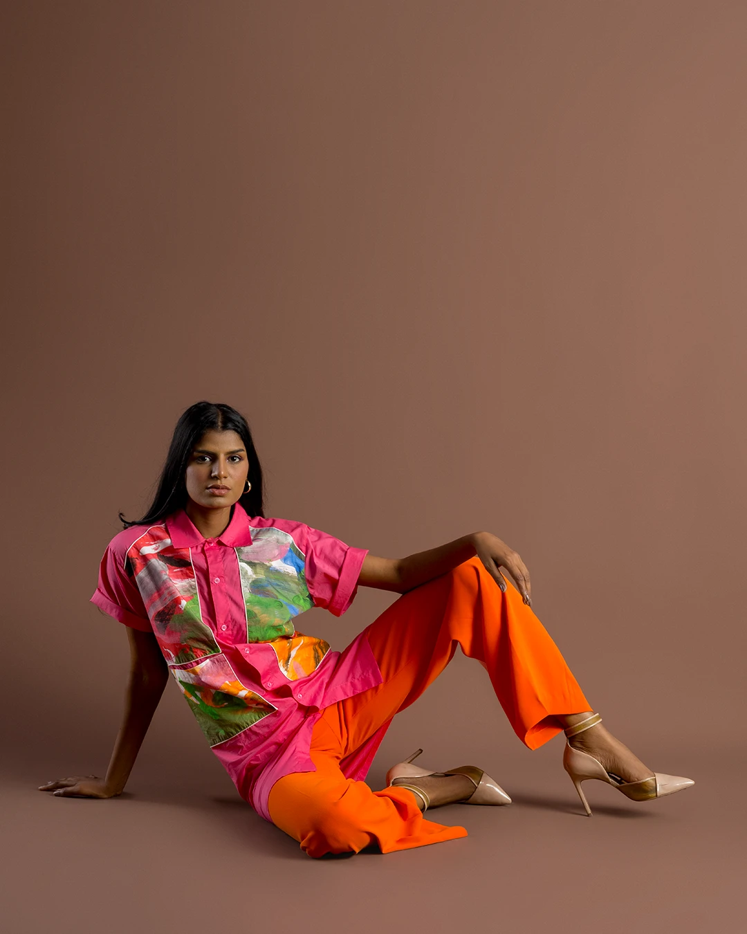 Indus Papers Studio Background – #020 Walnut